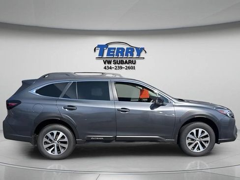 Used 2025 Subaru Outback Premium image 1