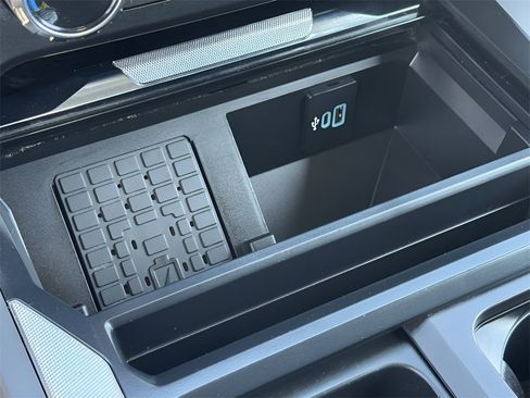 Used 2024 Ford F250 Lariat image 38