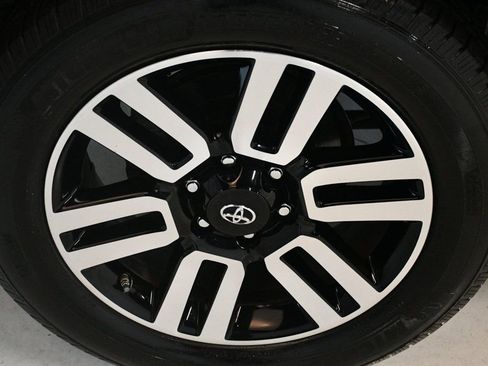 Used 2018 Toyota 4Runner Limited image 22