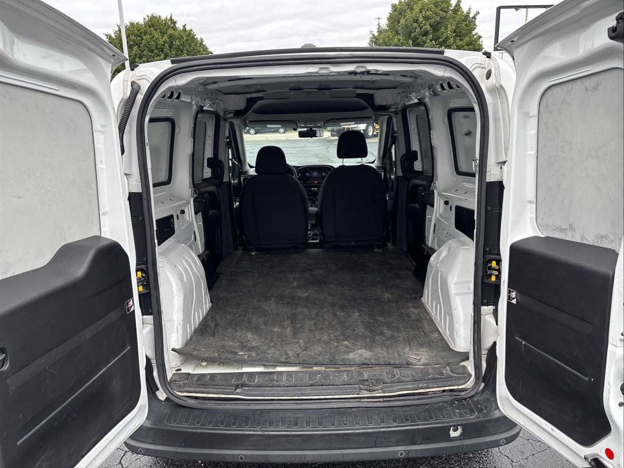 Used 2018 RAM ProMaster City Tradesman FWD image 9