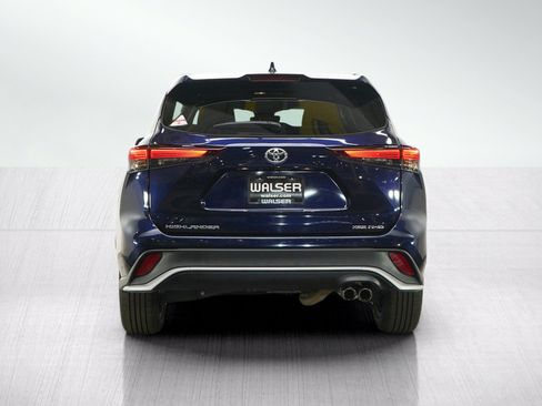 Used 2025 Toyota Highlander XSE AWD/4WD image 6