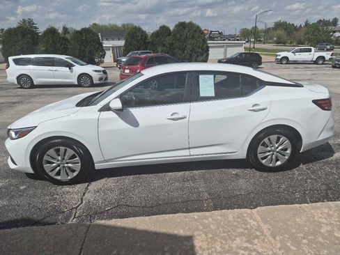 Used 2022 Nissan Sentra S FWD image 2