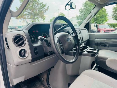 Used 2014 Ford E-350 and Econoline 350 XLT RWD image 23