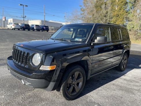Used 2017 Jeep Patriot 75th Anniversary w/ Power Value Group image 4