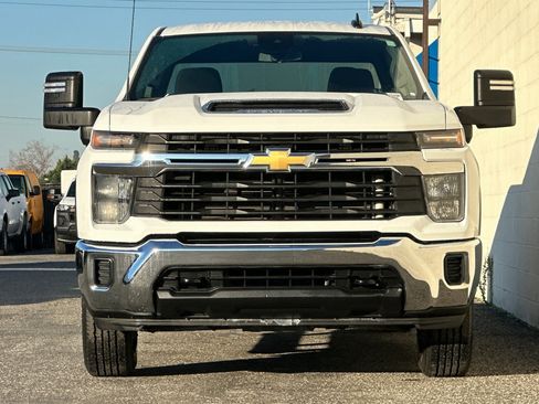 Used 2024 Chevrolet Silverado 2500 LT image 9