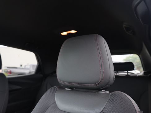 Used 2022 Chevrolet TrailBlazer RS FWD image 17