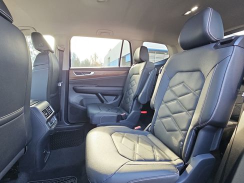 New 2026 Volkswagen Atlas SE image 24