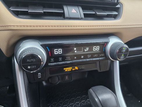 Certified 2021 Toyota RAV4 LE image 22