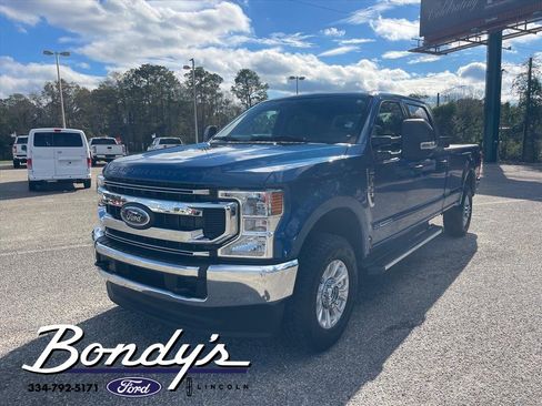 Used 2022 Ford F350 XLT image 3