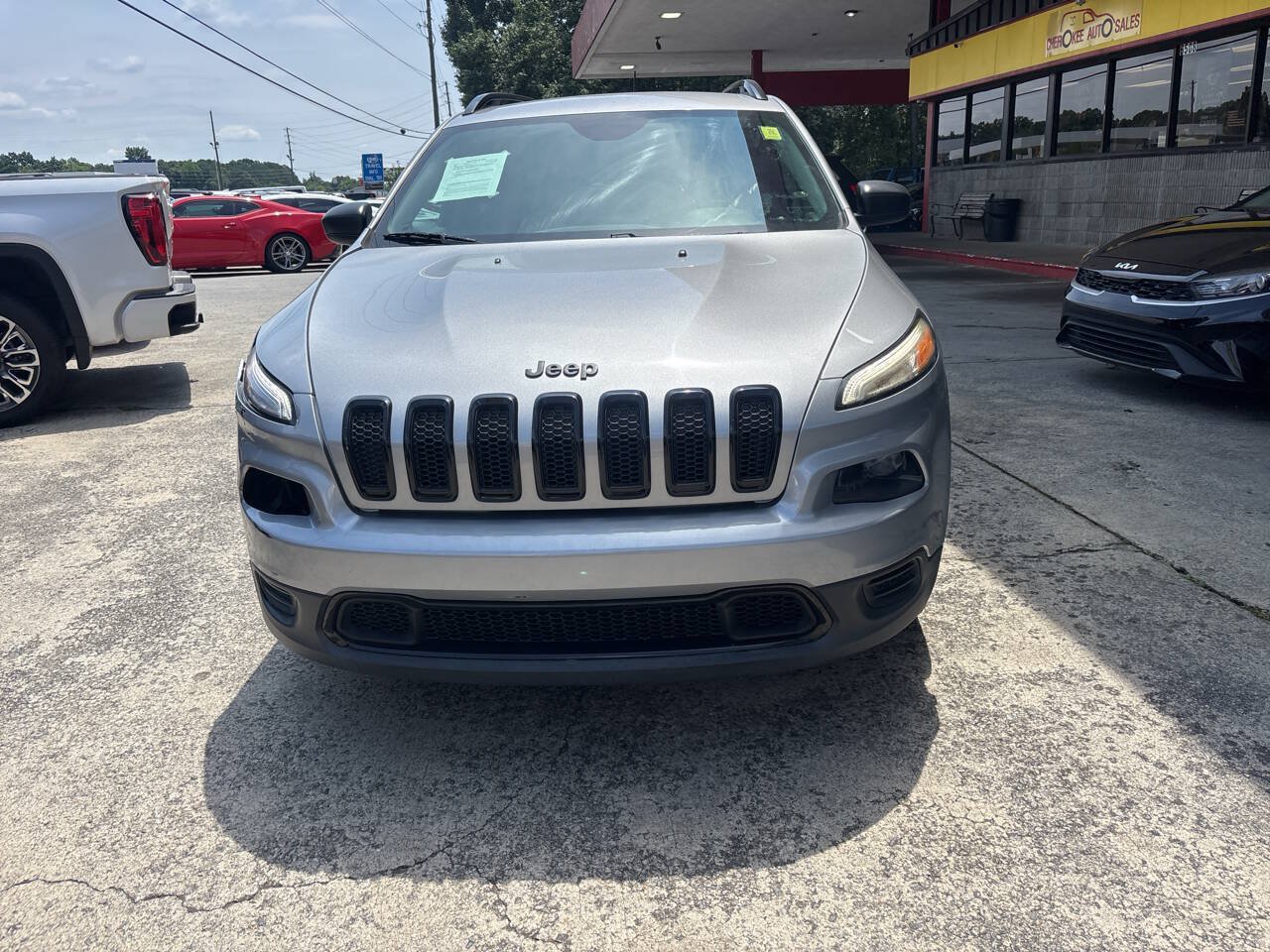 Used 2016 Jeep Cherokee Sport FWD image 1