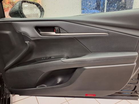 Used 2025 Toyota Camry SE FWD image 11