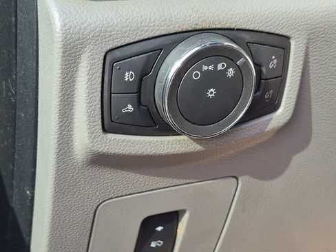 Used 2015 Ford F150 Lariat w/ Equipment Group 502A Luxury RWD image 9