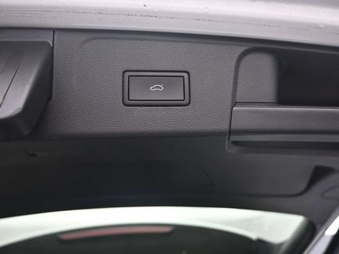 Used 2024 Volkswagen Atlas SE AWD/4WD image 35