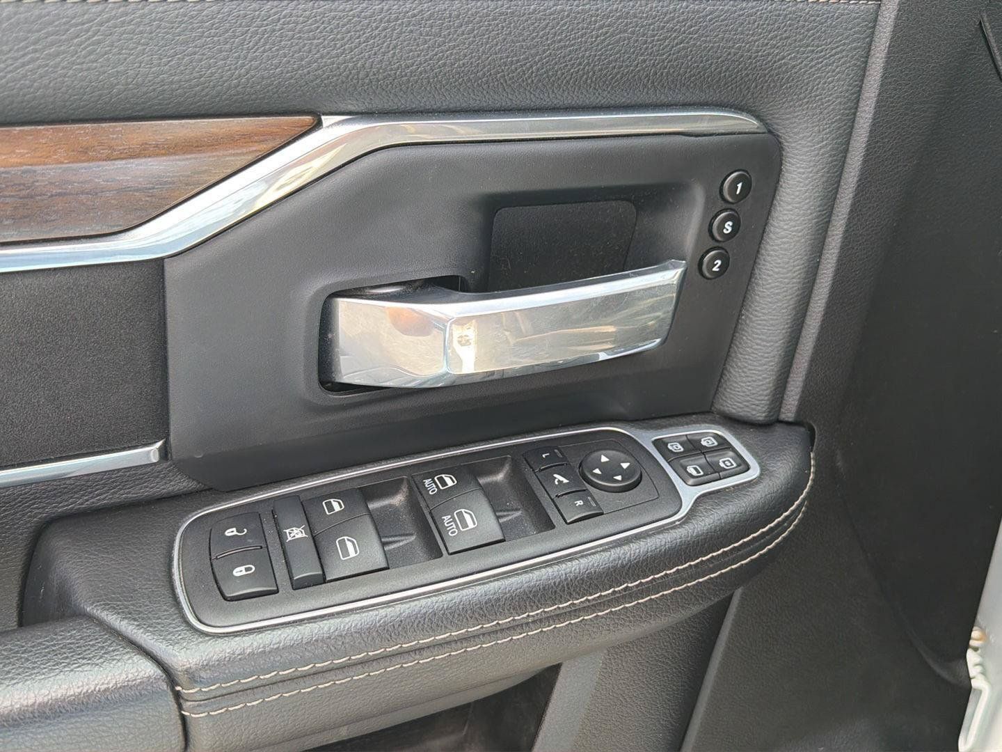 Used 2024 RAM 2500 Laramie AWD/4WD image 33