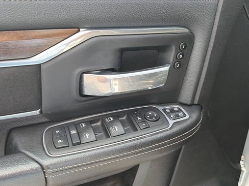 Used 2024 RAM 2500 Laramie AWD/4WD image 33