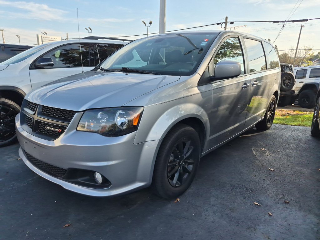 Used 2020 Dodge Grand Caravan SXT w/ Driver Convenience Group FWD image 2