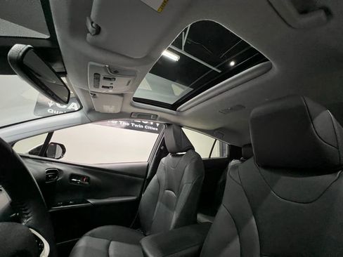 Used 2017 Toyota Prius Four w/ Advanced Technology Package image 28