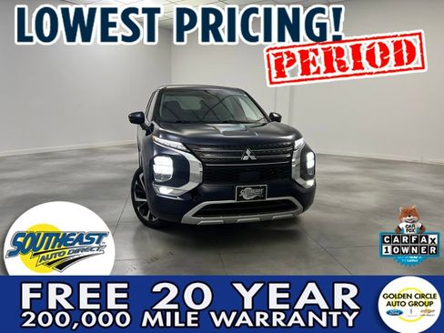 Used 2023 Mitsubishi Outlander SE image 1