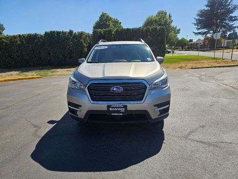 Used 2019 Subaru Ascent Premium image 3