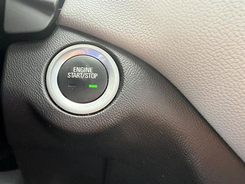 Used 2020 Chevrolet Equinox LS w/ LS Convenience Package FWD image 33