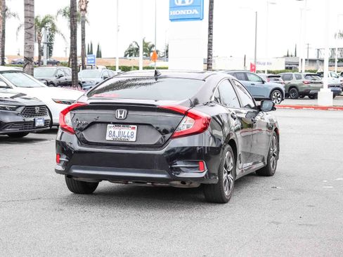 Used 2017 Honda Civic EX-T image 9