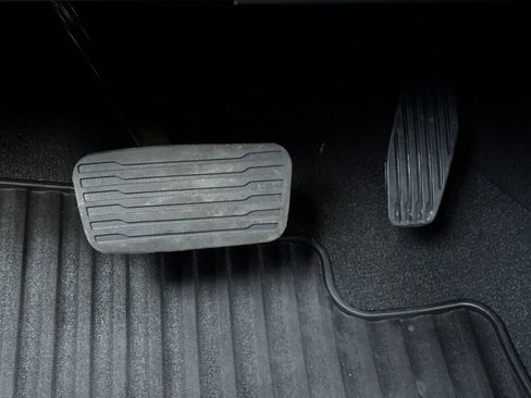 Used 2026 Chevrolet Silverado 1500 LT image 39