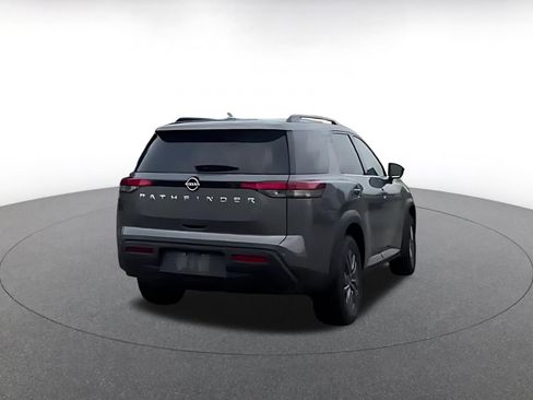 Used 2025 Nissan Pathfinder SV image 10