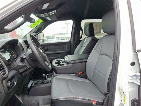 Used 2023 RAM 3500 Tradesman w/ Chrome Appearance Group image 10