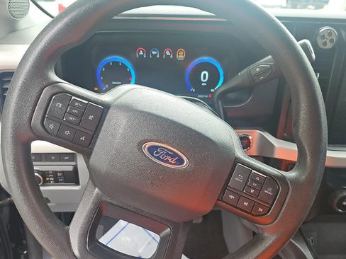 Used 2023 Ford F250 XLT w/ XLT Premium Package AWD/4WD image 11
