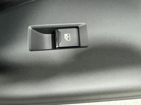 New 2025 Audi A6 e-tron Premium Plus image 23