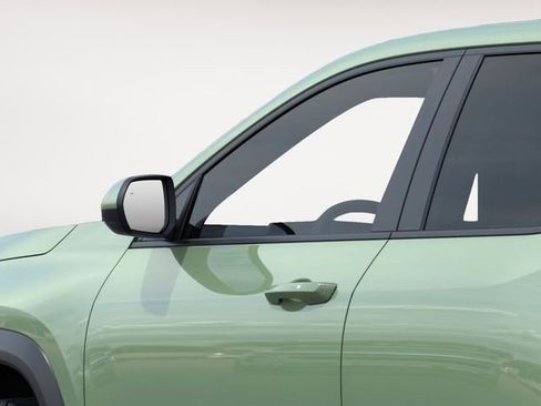 New 2026 Chevrolet Equinox LT w/ LPO, Floor Liner Package image 12