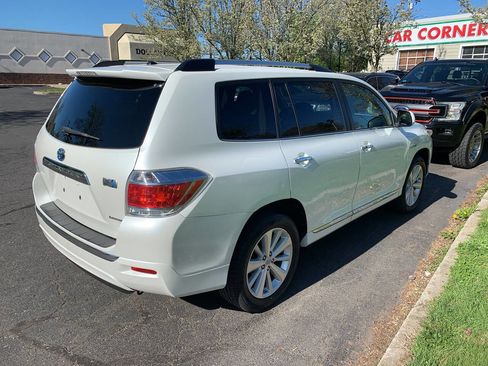 Used 2013 Toyota Highlander Limited AWD/4WD image 2