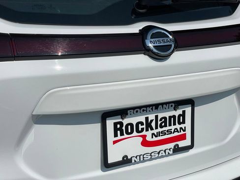 Certified 2021 Nissan Kicks SR w/ SR Premium Package FWD image 38