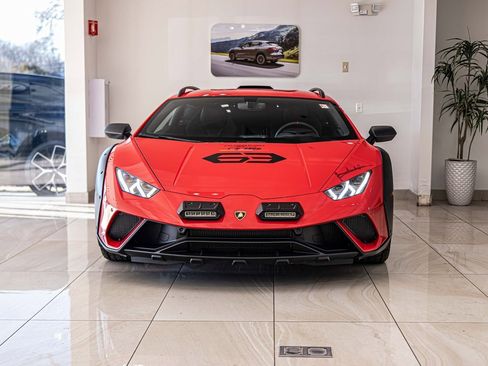 Used 2023 Lamborghini Huracan Sterrato image 2
