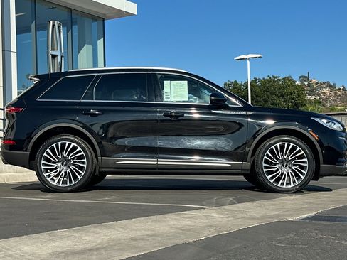 Used 2022 Lincoln Corsair Reserve w/ Equipment Group 201A image 2