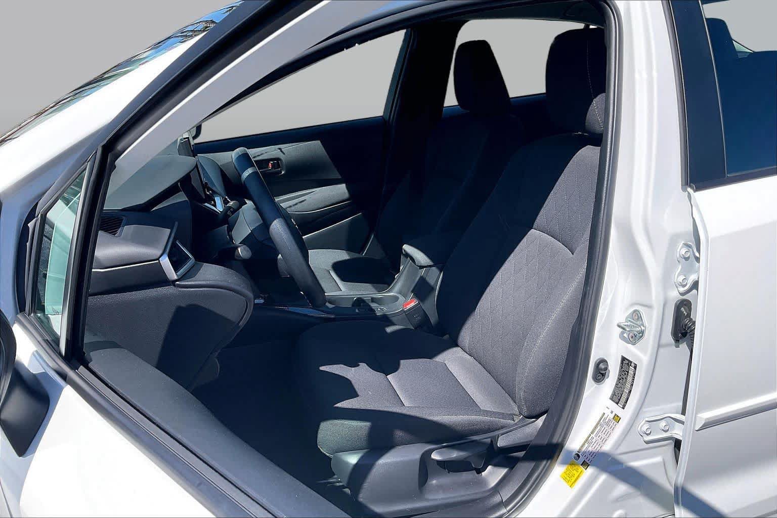Used 2025 Toyota Corolla LE w/ LE Premium Package FWD image 7