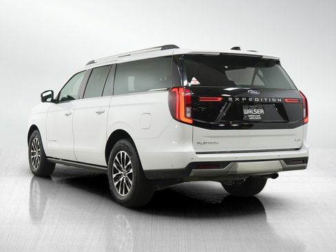 Used 2025 Ford Expedition Max Platinum AWD/4WD image 3