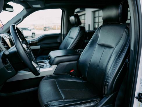 Used 2018 Ford F150 Lariat w/ Equipment Group 502A Luxury image 14