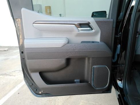 Used 2025 Chevrolet Silverado 1500 LT RWD image 18