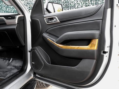 Used 2017 GMC Yukon Denali image 37