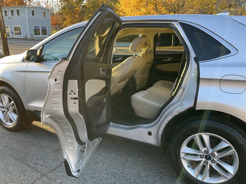 Used 2017 Ford Edge SEL AWD/4WD image 14