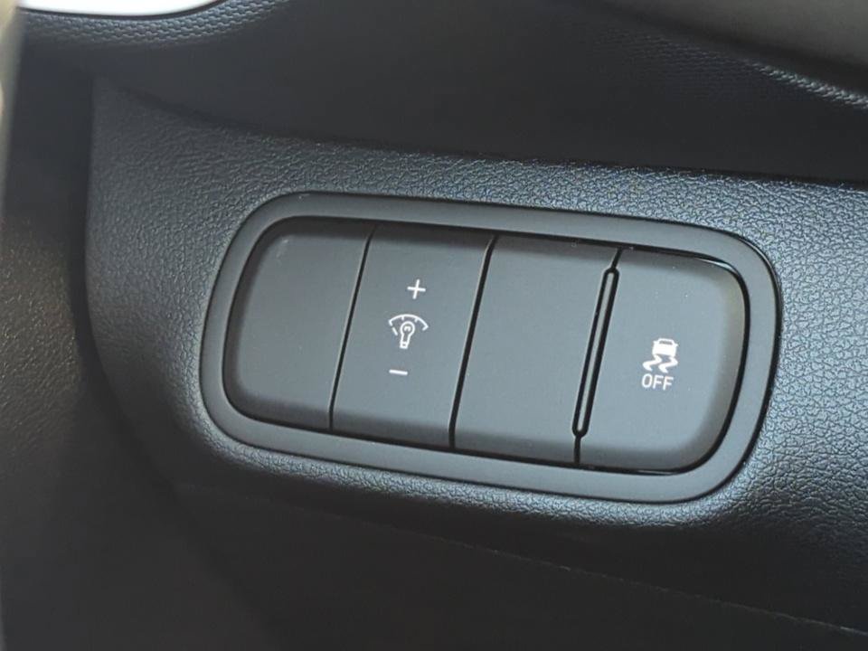 Certified 2026 Hyundai Venue SEL FWD image 33