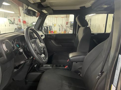 Used 2018 Jeep Wrangler Unlimited Sport S AWD/4WD image 14