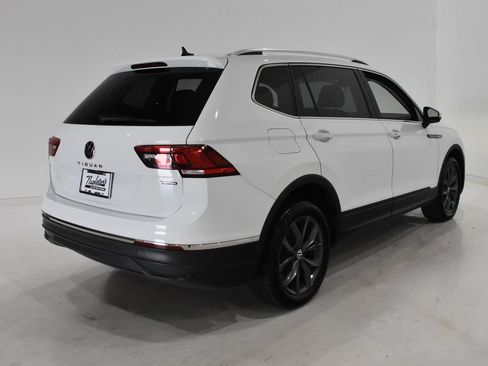 Used 2022 Volkswagen Tiguan SE AWD/4WD image 4