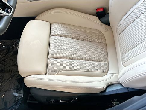 Certified 2025 BMW 330i Sedan w/ M Sport Package image 19