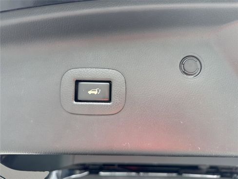Used 2019 Nissan Armada Platinum w/ Captain's Chairs Package RWD image 32