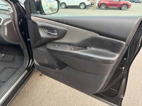 Used 2016 Nissan Murano S image 14