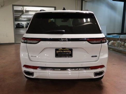 New 2023 Jeep Grand Cherokee Overland w/ Adv Protech Group III image 3