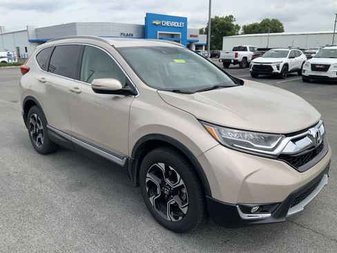 Used 2018 Honda CR-V Touring image 2