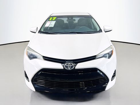 Used 2017 Toyota Corolla LE image 11